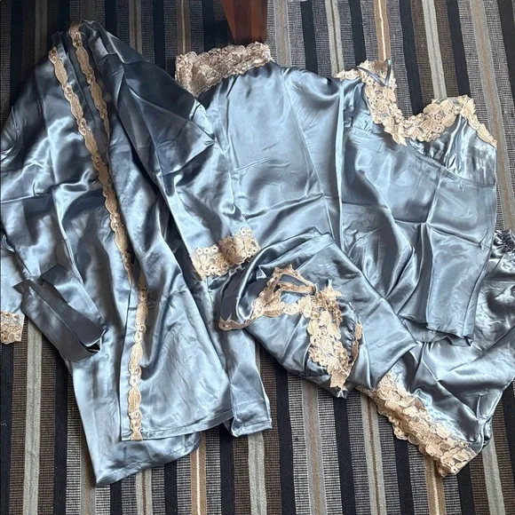 NWT Nordic Peace Satin Sleepwear Set - Picture 3 of 3